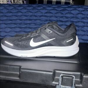 Nike Black and White Running Shoes